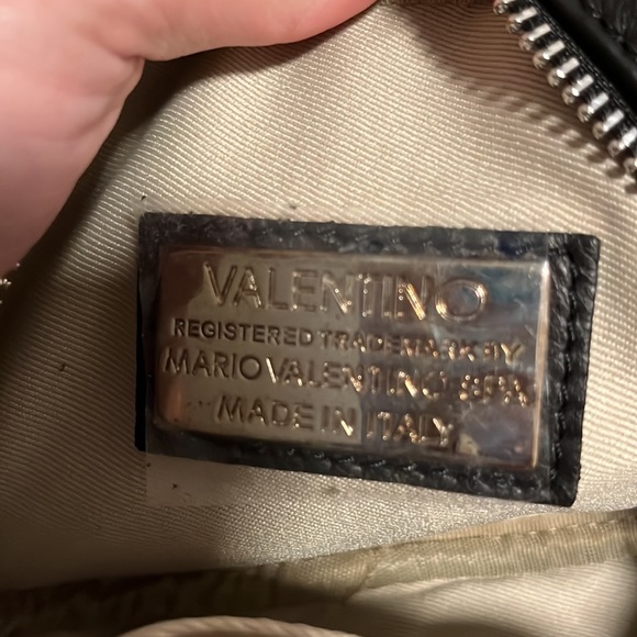 Valentino Arya black leather crossbody - Picture 5 of 8